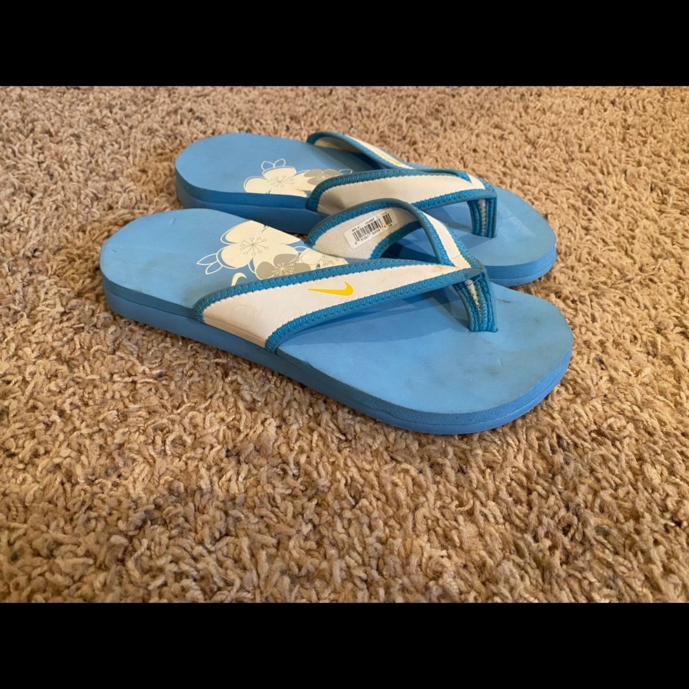 Women’s Nike sandals